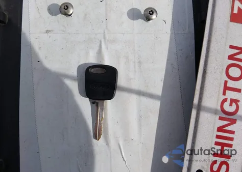 2002 Ford Escape Xls из США, поврежденный, VIN 1FMYU011X2KC73299